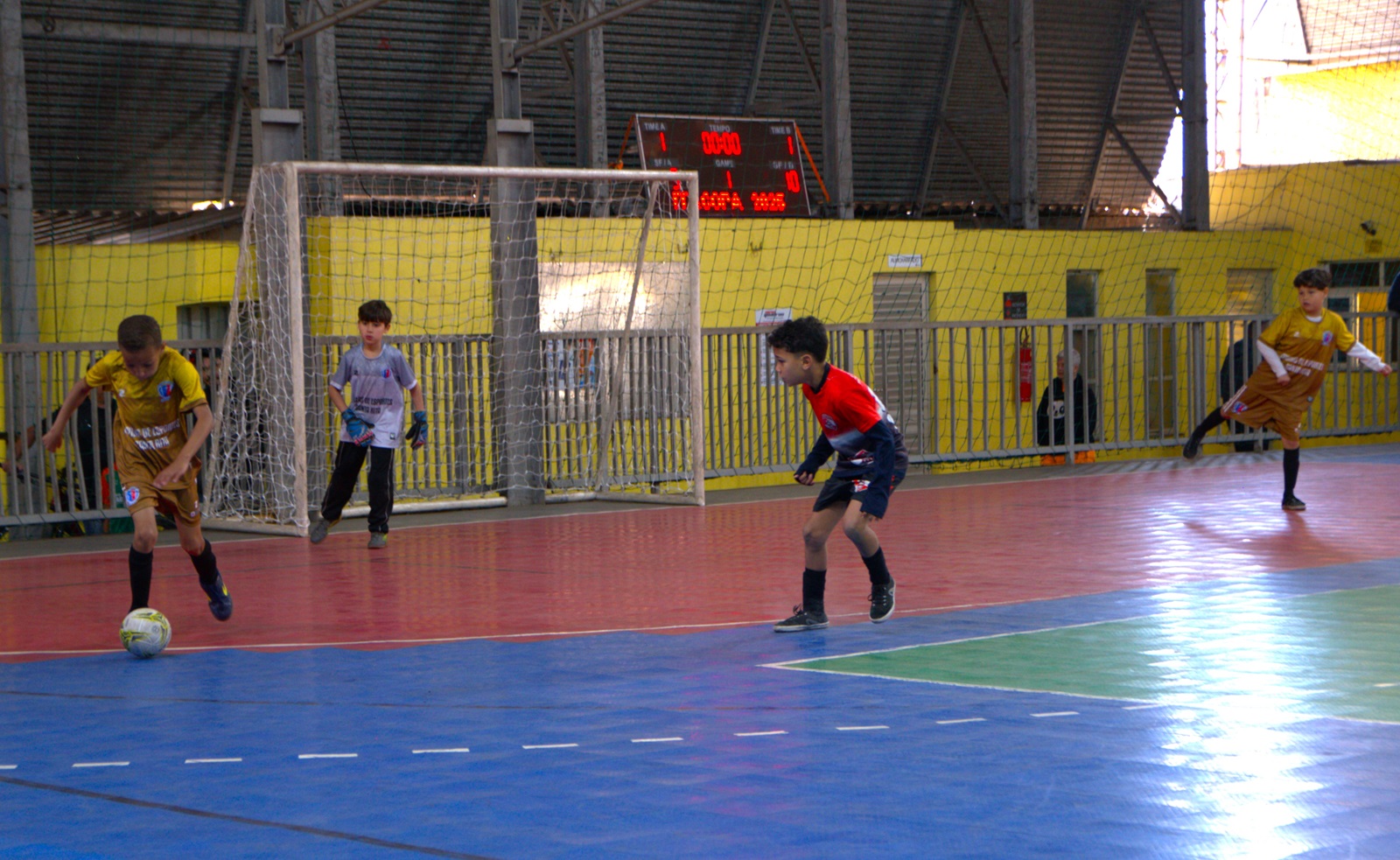 Poliesportivo Pedro Cardoso em Itabirito, recebe rodada de abertura das categorias sub-9 e sub-13