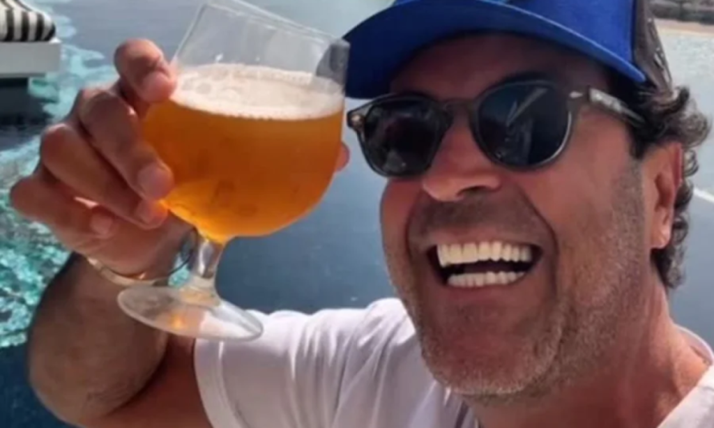 Fernanda Maciel usa as redes sociais para esclarecer morte do influenciador e autor do bordão 'Sextou, papai'. Empresário morreu na sexta-feira (6/2)