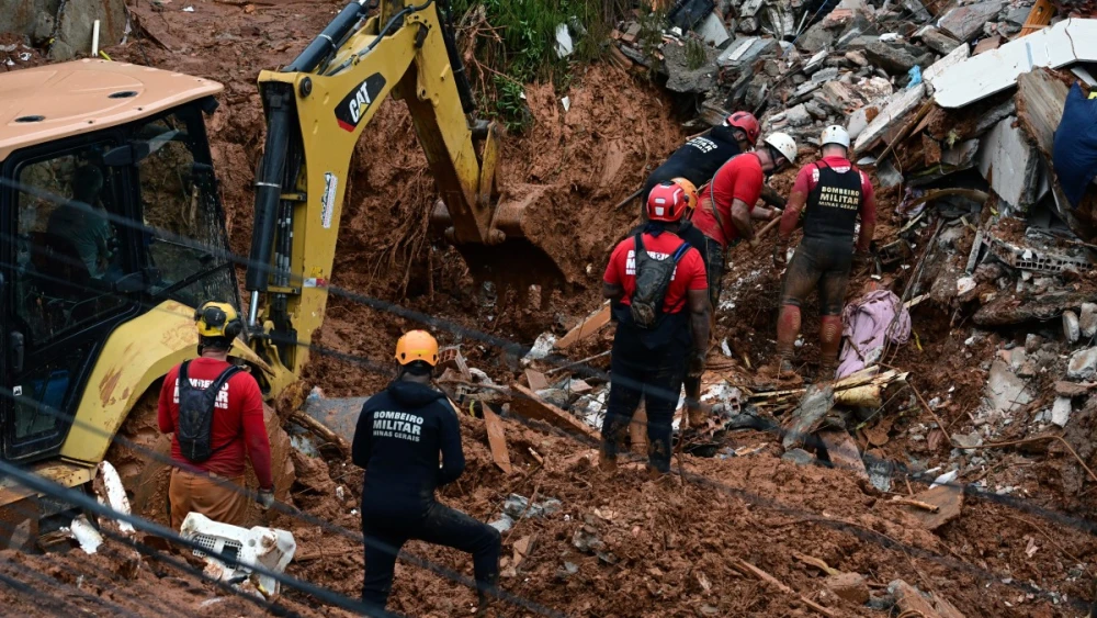 28 pessoas foram encontradas mortas em Juiz de Fora e Ubá após chuvas intensas atingirem Zona da Mata; 40 seguem desaparecidas