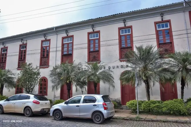 Procurada pela reportagem, a Prefeitura de Ouro Preto reconheceu a existência de atrasos nos repasses à cooperativa que atende o executivo municipal