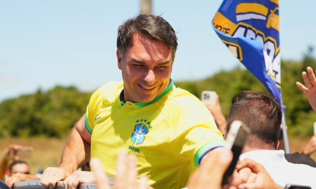 A nova estratégia do PL para dar vitória a Flávio Bolsonaro em Minas no 2º turno