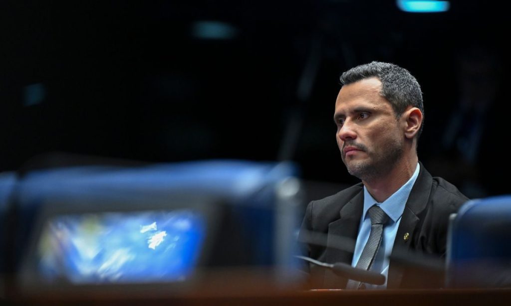 A primeira batalha de Cleitinho não é fiscal. É de narrativa