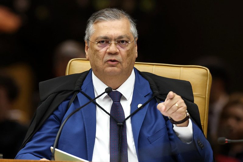 Cobrado por Dino, governo de Minas alega limitação de sistema para detalhar emendas de deputados