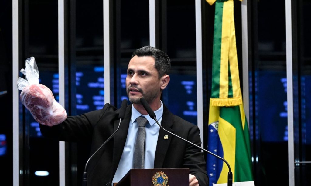 O que te ensinaram na escola sobre esquerda e direita?
