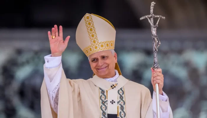 2025-05-18t173923z_1747589960_dpaf250518x99x895289_rtrfipp_4_religion-church-pope-gestures