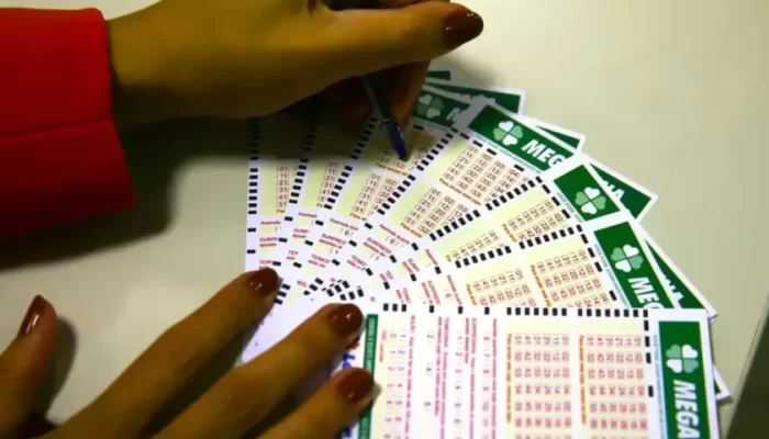Veja ao vivo o sorteio dos números da Mega-Sena 2974 Publicado fevereiro 17, 2026 Por Redação ...