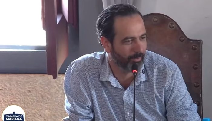Ex-prefeito destacou a disposição de atender às demandas da população e trabalhar em parceria com os vereadores; trajetória inclui passagem pelo Congresso e disputa pela Prefeitura de Ouro Preto
