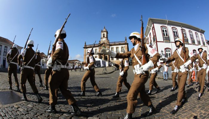 Cerimônia de entrega da Medalha da Inconfidência - Gil Leonradi_Imprensa MG (4)
