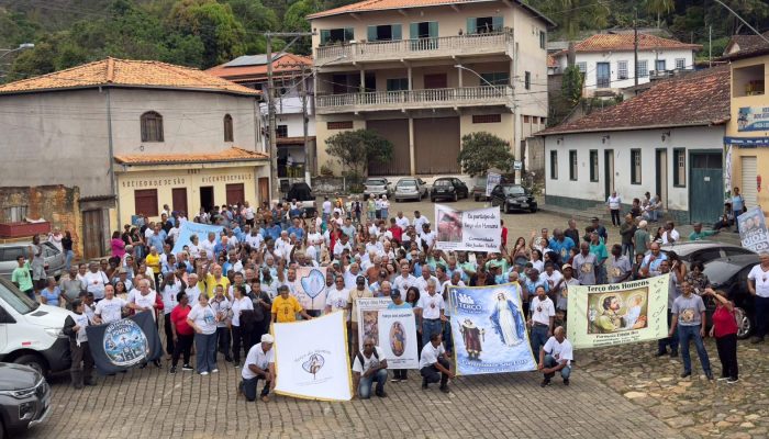 Evento contou com procissão, oração, café comunitário e almoço, reunindo grupos de várias cidades do interior de Minas Gerais