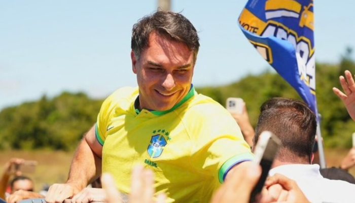 A nova estratégia do PL para dar vitória a Flávio Bolsonaro em Minas no 2º turno
