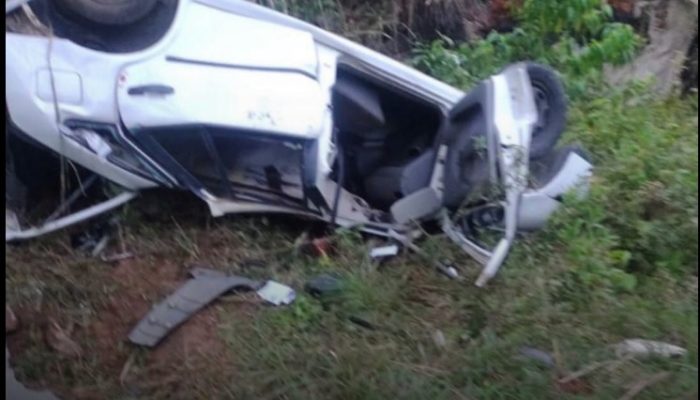 Tragédia na BR-265: carro sai da pista, cai de ponte e deixa duas pessoas mortas Publicado em 17...