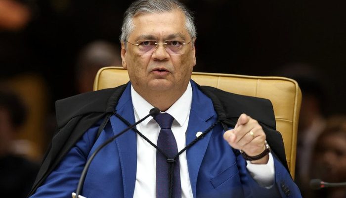 Cobrado por Dino, governo de Minas alega limitação de sistema para detalhar emendas de deputados