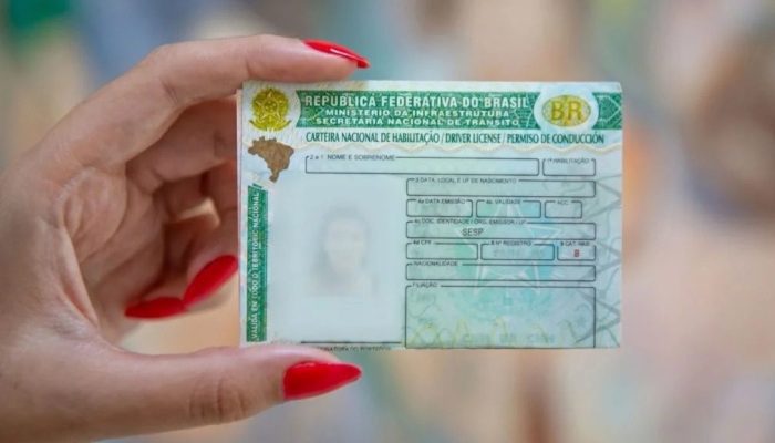 Detran vai bloquear CNH de motoristas com pendências no CPF em 2026