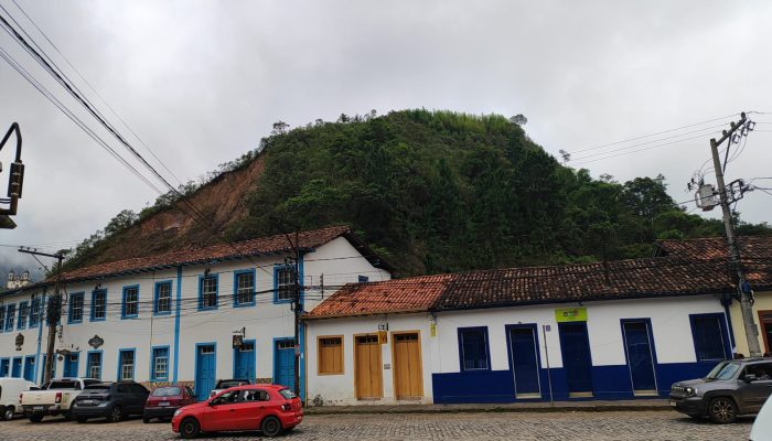 Etapa dá sequência às obras iniciadas em 2024 e vai garantir mais estabilidade ao terreno e proteção à população