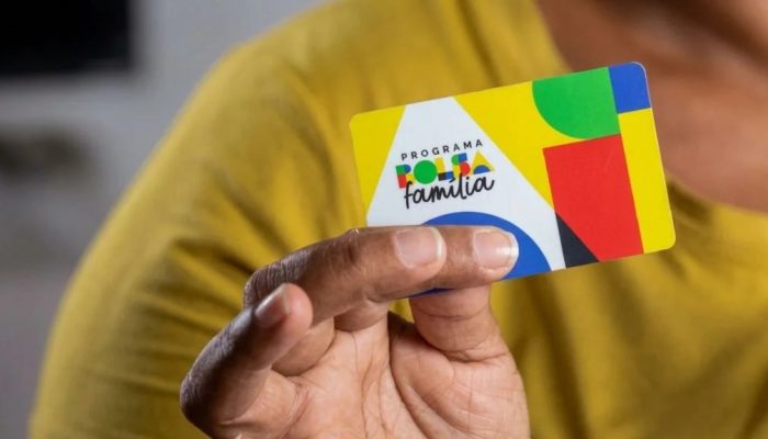 Bolsa Família de outubro tem novo valor anunciado e chega a R$ 1.100 para cada família Publicad...