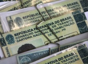 Proposta assegura CNH definitiva a quem cometer apenas infrações administrativas Publicado em 2...