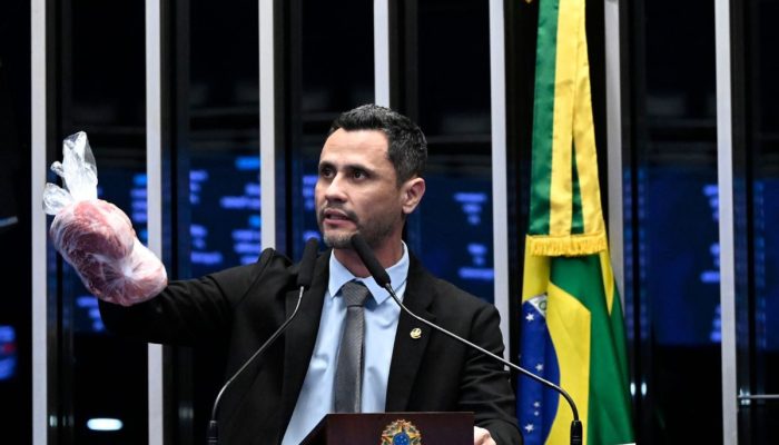 O que te ensinaram na escola sobre esquerda e direita?