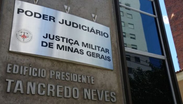 Pena de soldado que recebeu mulheres no quartel é reduzida, e PMs que chamaram colega de ‘chato’ e ‘vevê’ são absolvidos