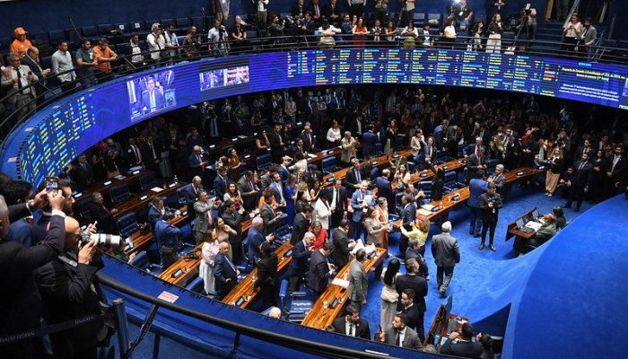 Senado aprova fim da escala 6×1 e duas folgas por semana poderão valer em dezembro